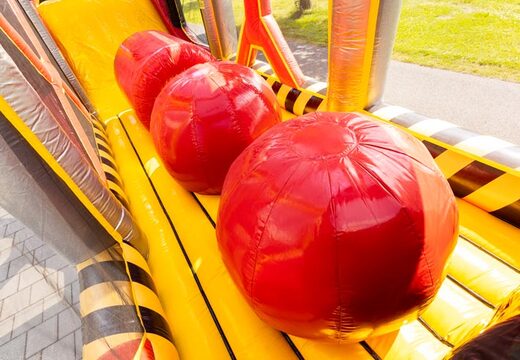 Parcours du combattant sur le thème de la méga tension en vente chez JB Inflatables