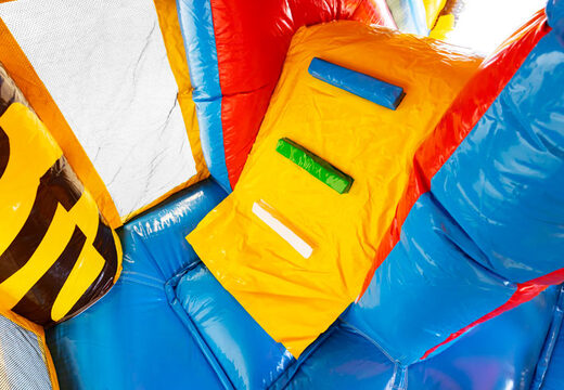 Commandez maintenant Château gonflable gonflable avec toboggan et toit sur le thème du safari amazonien pour les enfants