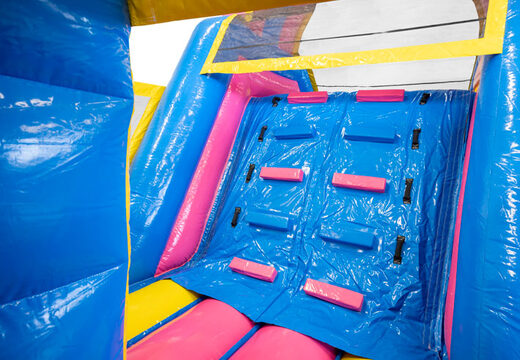 Achetez un parcours d'obstacles Flamant gonflable de 13 mètres de long pour les enfants.  Commandez des parcours d'obstacles gonflables en ligne maintenant chez JB Gonflables France