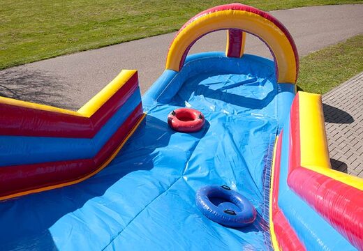 Château gonflable jeu baignoire danse