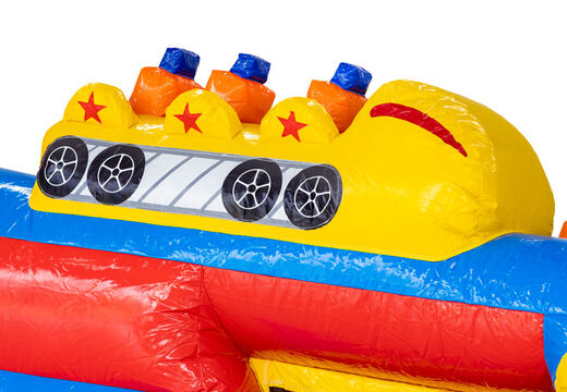 Wagon de montagnes russes sur parcours d'obstacles gonflable bleu rouge jaune