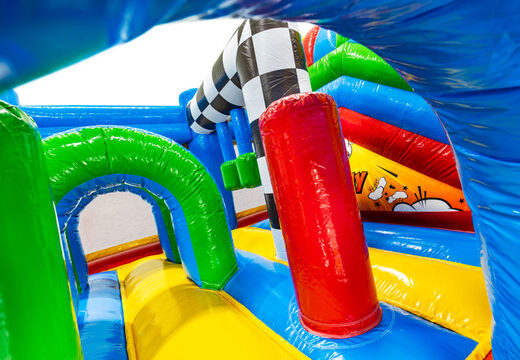 Arches vertes et bleues et piliers rouges dans château gonflable multiplay Comic