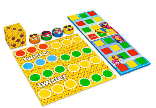 Ensemble de jeu coloré à l'arrière du Softplay sur le thème des flamants roses à Hawaii