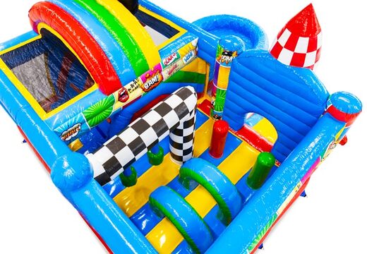 Intérieur du château gonflable avec des arches, des piliers et des sacs gonflables à vendre chez JB