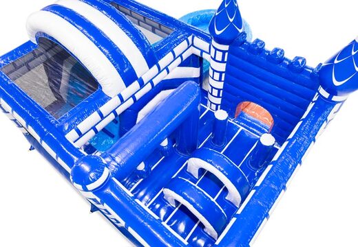 Château gonflable intérieur avec arches, piliers et sacs de frappe à vendre chez JB