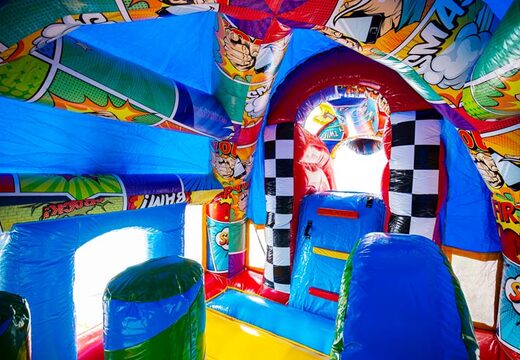 Commandez aujourd'hui le château gonflable A-frame Super Comic en style bande dessinée chez JB Inflatables
