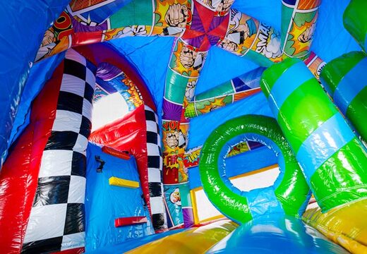 Château gonflable A-frame Super Comic en style bande dessinée accrocheur, maintenant disponible en ligne