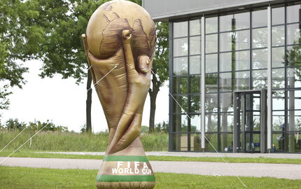 Achetez un agrandissement de produit gonflable 3D FIFA World Club. Commandez des objets 3D gonflables maintenant en ligne chez JB Gonflables France