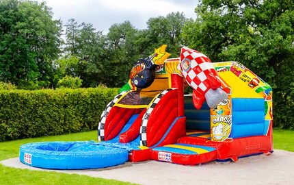 Bannière pour l'article de blog sur les châteaux gonflables doubleslide